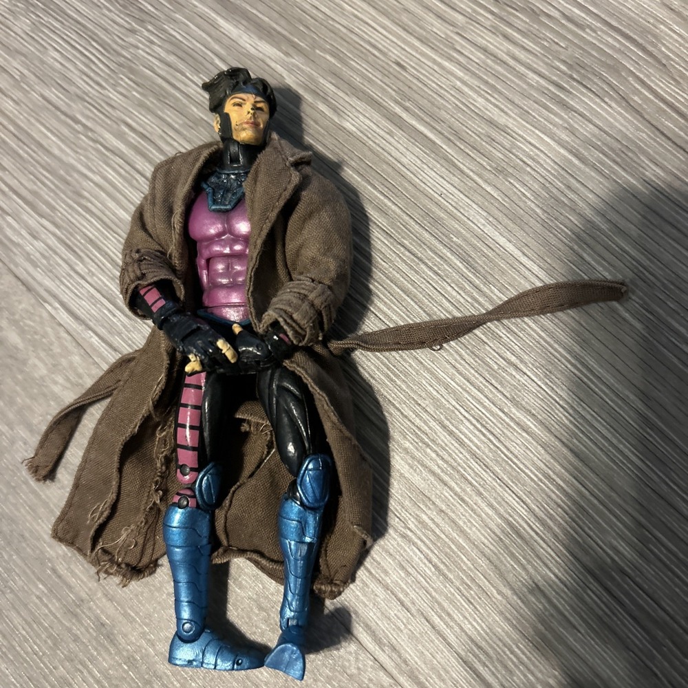 Marvel Legends Gambit 6" inch Action Figure X-Men ToyBiz 2003 Loose Cloth Coat